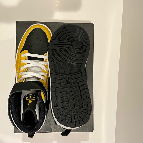 Nike Air Jordan 1 High FlyEase 'Yellow Ochre' Men’s Size 10 NEW - Picture 14 of 15